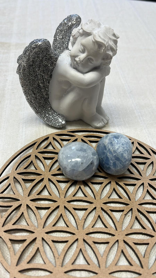 Pierres en calcite bleu